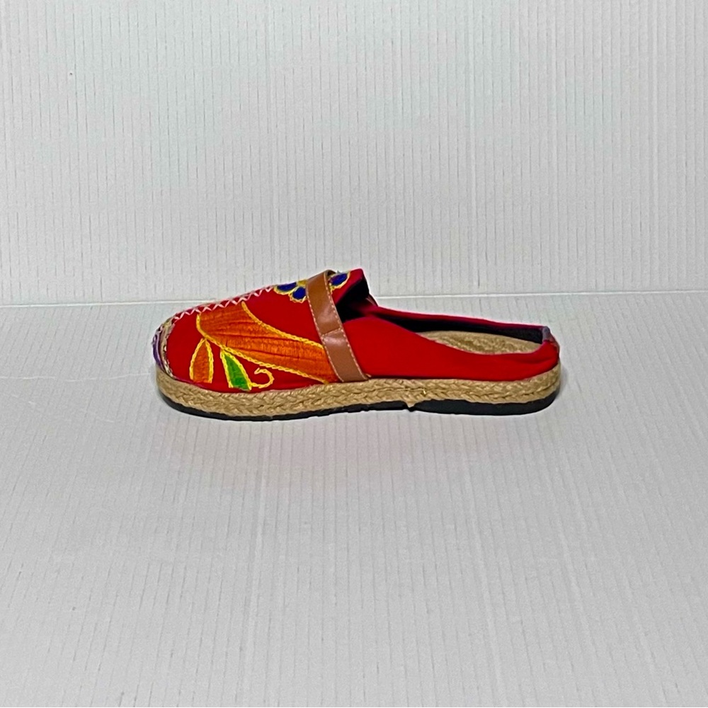 Linen Embroidered Clogs - Picture 4 of 13